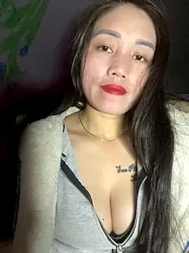 Snapshot of chipp-bong chatting on 11.04.25 chipp-bong online show from 11.04.25