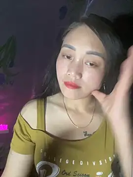 Snapshot of chipp-bong chatting on 11.07.25 chipp-bong online show from 11.07.25