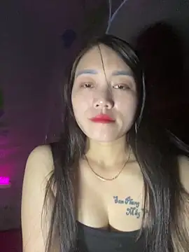 Snapshot of chipp-bong chatting on 11.10.25 chipp-bong online show from 11.10.25