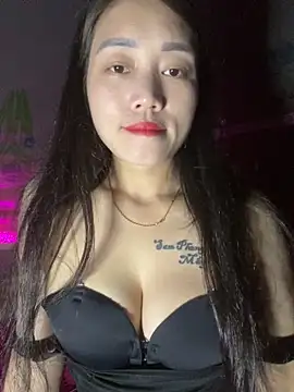 Snapshot of chipp-bong chatting on 11.11.25 chipp-bong online show from 11.11.25