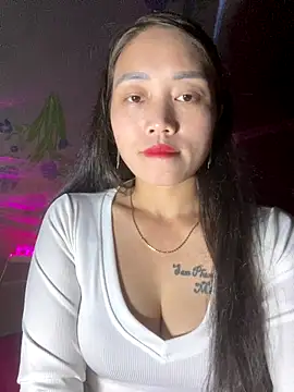 Snapshot of chipp-bong chatting on 11.11.25 chipp-bong online show from 11.11.25