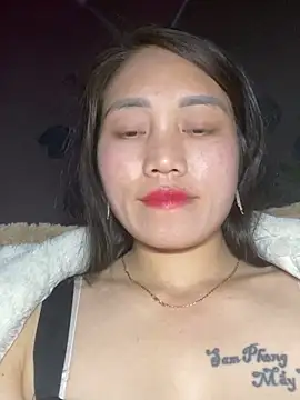 Snapshot of chipp-bong chatting on 11.30.25 chipp-bong online show from 11.30.25