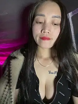 Snapshot of chipp-bong chatting on 12.02.25 chipp-bong online show from 12.02.25