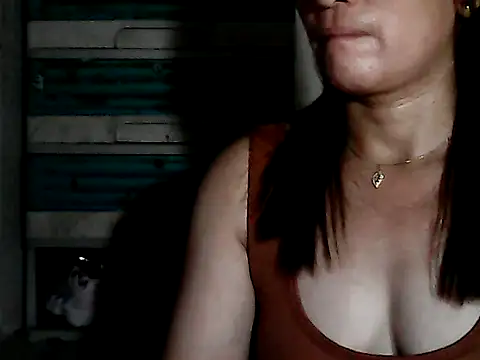 yoursPinayMama1682 online show from 10.25.25