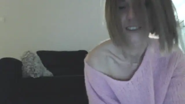 Snapshot of MadMadelin chatting on 11.08.25 MadMadelin online show from 11.08.25