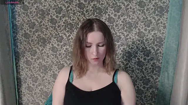 Snapshot of LesanaMagic chatting on 12.14.24 LesanaMagic online show from 12.14.24