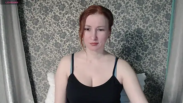 Snapshot of LesanaMagic chatting on 02.09.25 LesanaMagic online show from 02.09.25