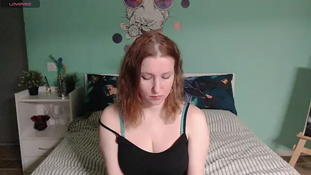 Snapshot of LesanaMagic chatting on 02.26.25 LesanaMagic online show from 02.26.25