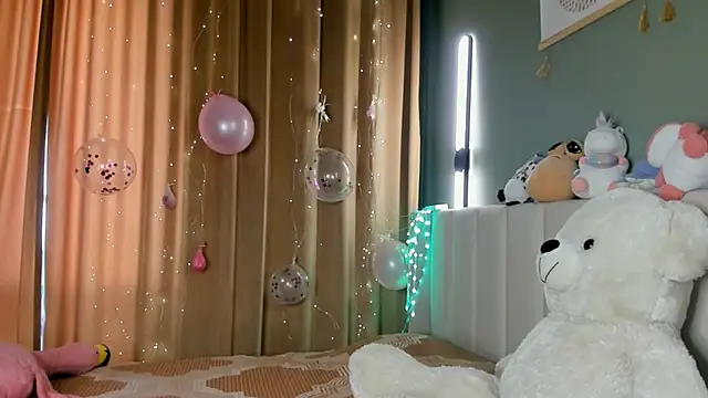 Snapshot of tokipokki chatting on 11.15.25 tokipokki online show from 11.15.25