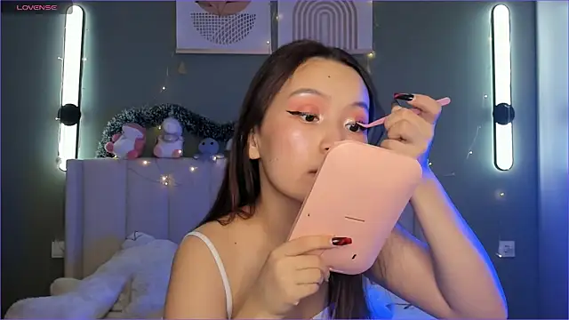 Snapshot of tokipokki chatting on 12.17.25 tokipokki online show from 12.17.25