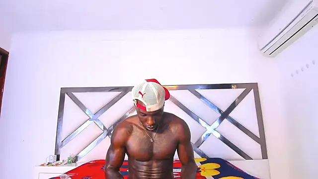 Snapshot of kingmaverickx chatting on 09.20.25 kingmaverickx online show from 09.20.25