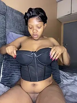 Snapshot of MilfBoobsxx chatting on 06.29.26 MilfBoobsxx online show from 06.29.26