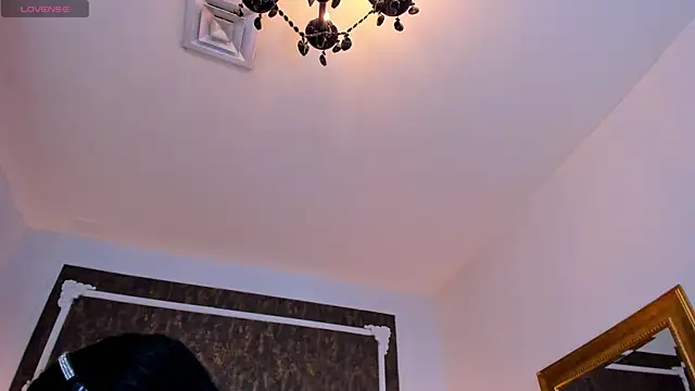 Snapshot of SharonBonet chatting on 10.27.25 SharonBonet online show from 10.27.25