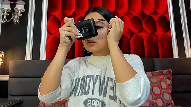 Snapshot of SharonBonet chatting on 11.17.25 SharonBonet online show from 11.17.25