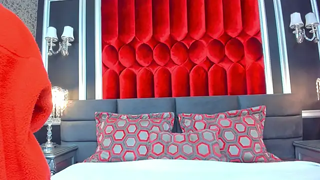 Snapshot of SharonBonet chatting on 12.03.25 SharonBonet online show from 12.03.25