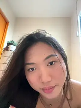 Snapshot of cassie_cakes chatting on 11.17.25 cassie cakes online show from 11.17.25