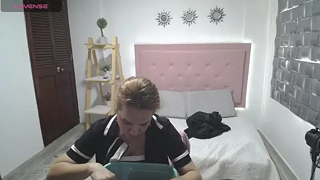 Dulce  Lovee online show from 11.21.25