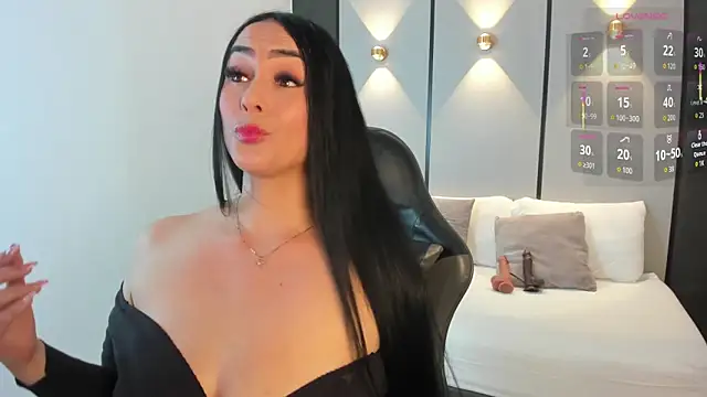 Snapshot of ashly_moonn chatting on 06.10.26 ashly moonn online show from 06.10.26