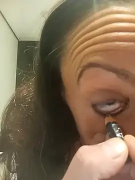 Snapshot of Astrid3 chatting on 09.29.25 Astrid3 online show from 09.29.25