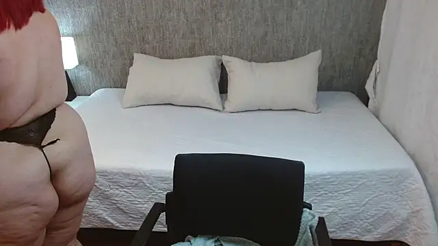 Snapshot of Cristhin_ chatting on 09.25.25 Cristhin online show from 09.25.25