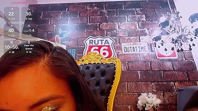 ClaraLara online show from 10.04.25