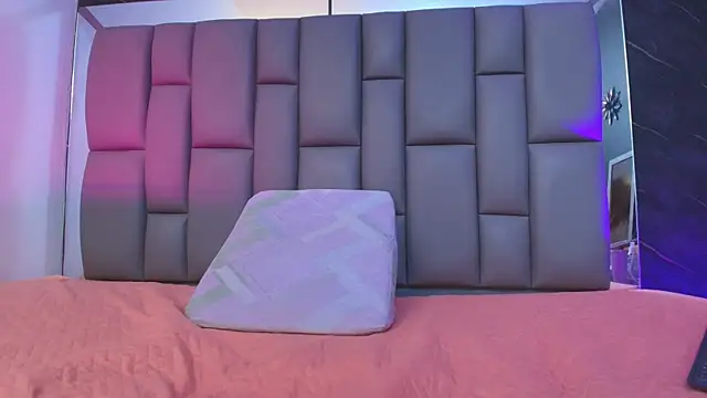 kissme luna online show from 10.18.25