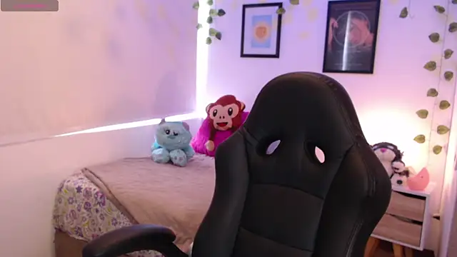 MarilynWhite  online show from 09.27.25