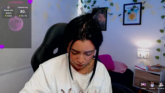 MarilynWhite  online show from 12.22.25