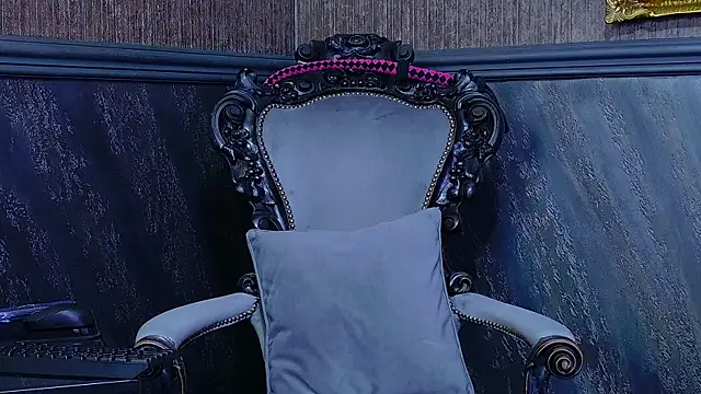 TiffanySia online show from 10.30.25