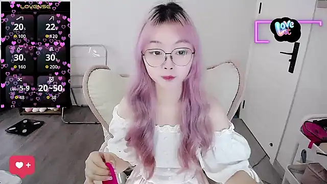 Snapshot of baby-yaya20 chatting on 09.22.25 baby-yaya20 online show from 09.22.25