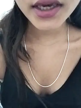 Snapshot of its_queen_divya chatting on 09.19.25 its queen divya online show from 09.19.25