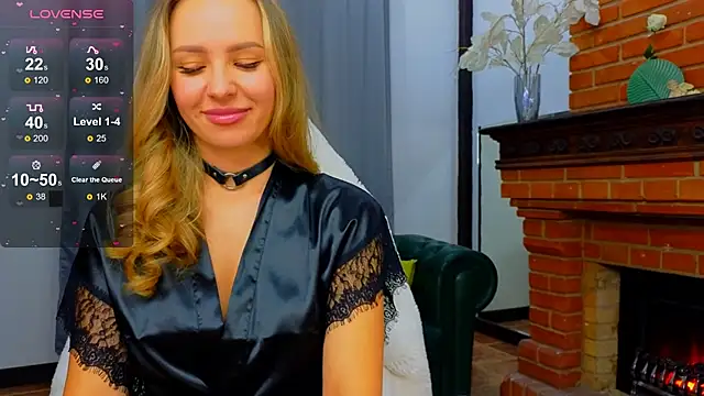 Hloya Mei online show from 10.16.25