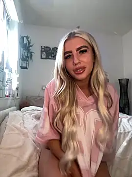 BlondeBetty online show from 09.12.25