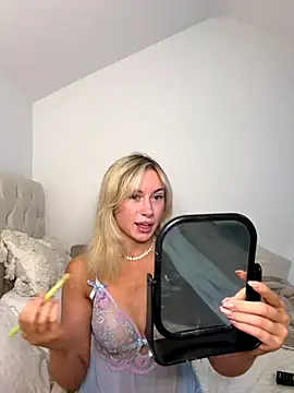 Snapshot of SexySaraxxoo chatting on 09.29.25 SexySaraxxoo online show from 09.29.25