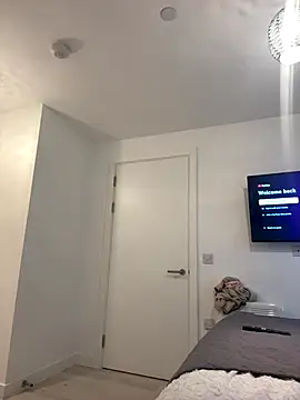 SexySaraxxoo online show from 12.17.25