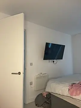 SexySaraxxoo online show from 04.28.26