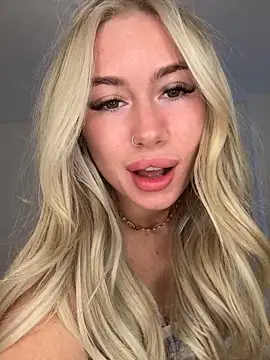 SexySaraxxoo online show from 04.30.26