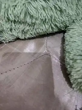 Snapshot of YUTELX chatting on 09.14.25 YUTELX online show from 09.14.25