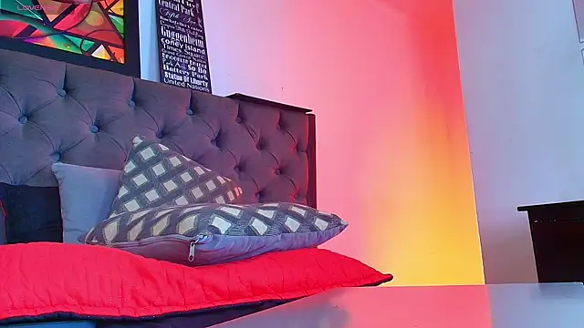 elinne hendrix  online show from 01.14.26