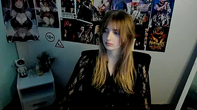 Snapshot of NeyliDream chatting on 10.14.25 NeyliDream online show from 10.14.25