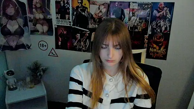 Snapshot of NeyliDream chatting on 10.17.25 NeyliDream online show from 10.17.25