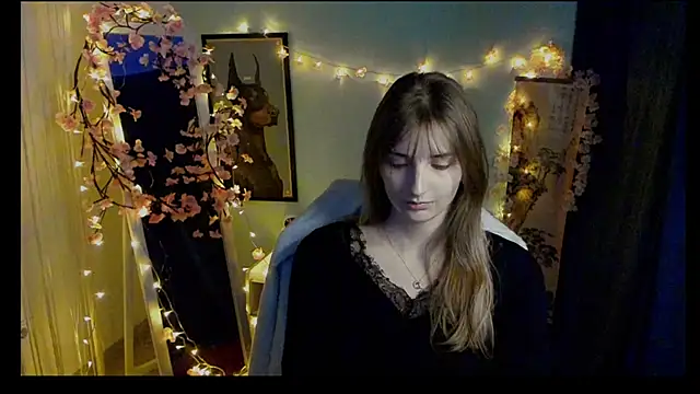 Snapshot of NeyliDream chatting on 02.22.26 NeyliDream online show from 02.22.26