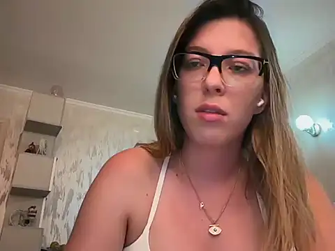 Snapshot of Ivarya chatting on 07.23.26 Ivarya online show from 07.23.26