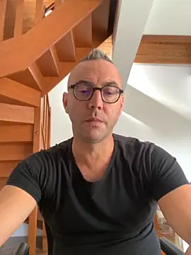 Snapshot of Marronglace1 chatting on 10.04.25 Marronglace1 online show from 10.04.25