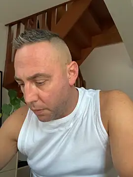 Snapshot of Marronglace1 chatting on 11.12.25 Marronglace1 online show from 11.12.25