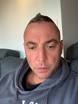 Snapshot of Marronglace1 chatting on 11.17.25 Marronglace1 online show from 11.17.25