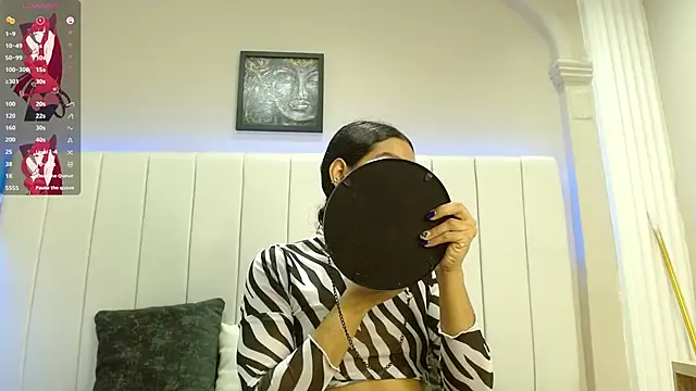 Snapshot of kendra_lux1 chatting on 11.26.25 kendra lux1 online show from 11.26.25