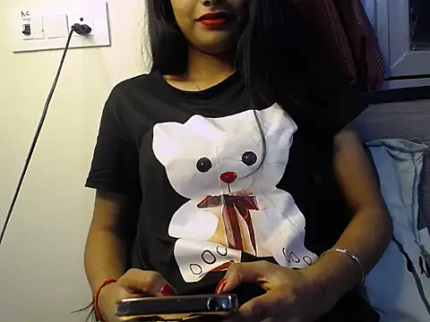 Snapshot of harleen-cam chatting on 11.06.25 harleen-cam online show from 11.06.25