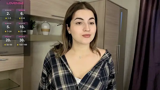 Snapshot of Nellie_Campbell chatting on 10.13.25 Nellie Campbell online show from 10.13.25