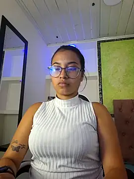 Snapshot of susan_mooree chatting on 09.28.25 susan mooree online show from 09.28.25